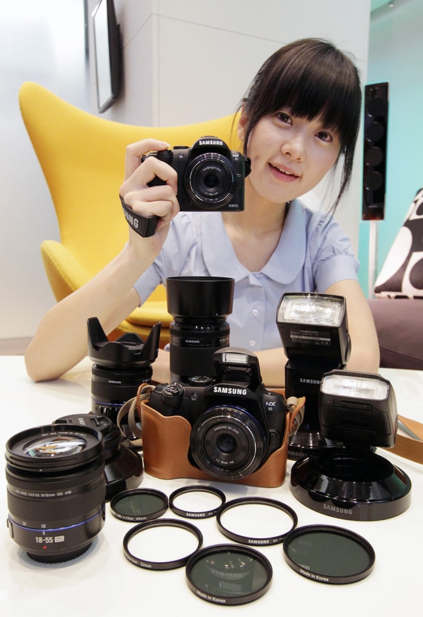 »ï¼ºÄ«¸Þ¶ó NX10 02.jpg